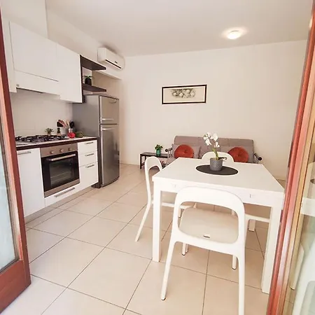 Bilocale Mareblu A Due Passi Dalla